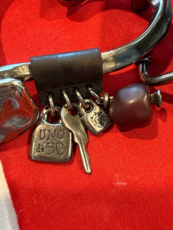 Uno de 50 leather and silverplate heart & charms belt 95cm main image 6